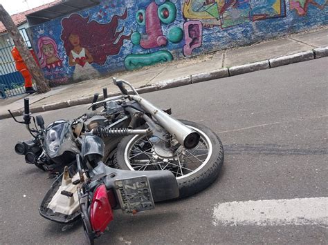 Motociclista Morre Ao Colidir Com Carro Na Zona Norte De Teresina