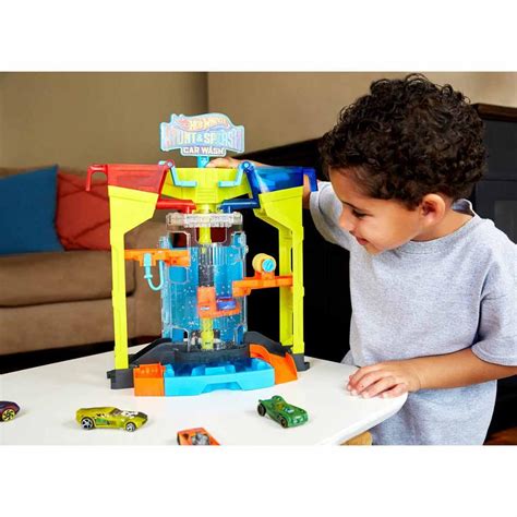 Hot Wheels Oto Yıkama Renk Değiştirme Oyun Seti GRW37