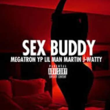 Milf Züchterin Scarlette und ihre Stiefmutter haben im Garten