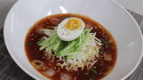 9 New Ways To Enjoy Ramyun Ramyeon Aaron And Claires Korea