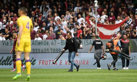 Salernitana Fiorentina Fischio D Inizio In Ritardo A Causa Dei