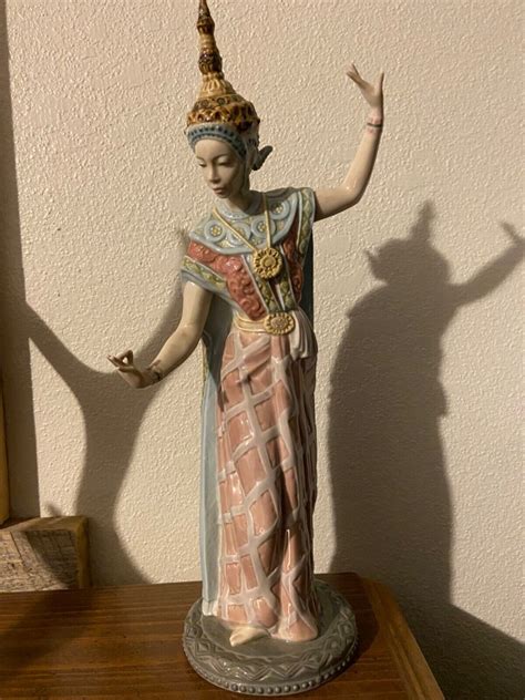 Vintage Lladro Siamese Dancer Thailandesa Con Capa Figurine 5593 W