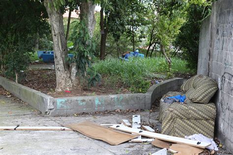 Moradores De Bairro Na Zona Oeste De Sp Reclamam De Lixo Nas Cal Adas