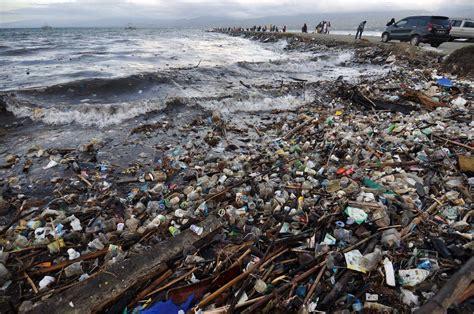 Indonesia To Battle Marine Plastic Debris Ceningan Divers