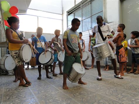 Movimento Pr Cultura Oficina De Percuss O Em Atividade