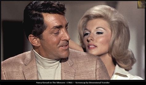 Nancy Kovack Nue Dans The Silencers