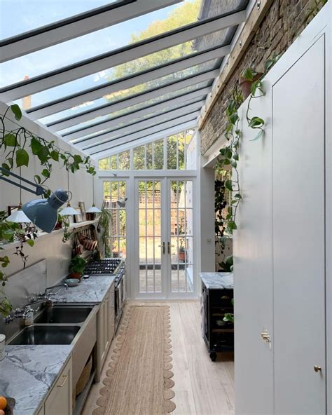 19 Greenhouse Design Ideas That Will Make You Want One ASAP | House ...