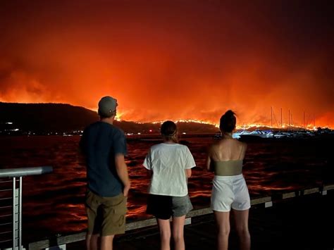 Aggressive wildfire threatens major Okanagan cities | CBC News