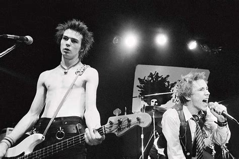 The Reason Johnny Rotten Wanted Sid Vicious To Join Sex Pistols