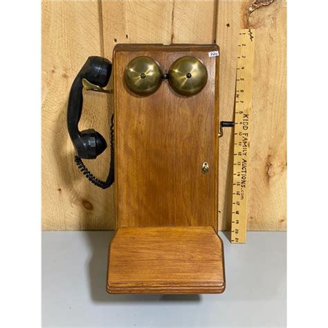 ANTIQUE WOODEN WALL PHONE - Kidd Family Auctions