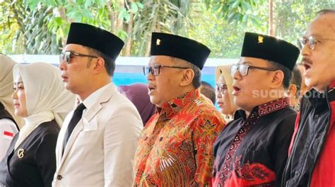 3 Pantun Hasto Puji Puji Ridwan Kamil Di Groundbreaking Plaza Bung