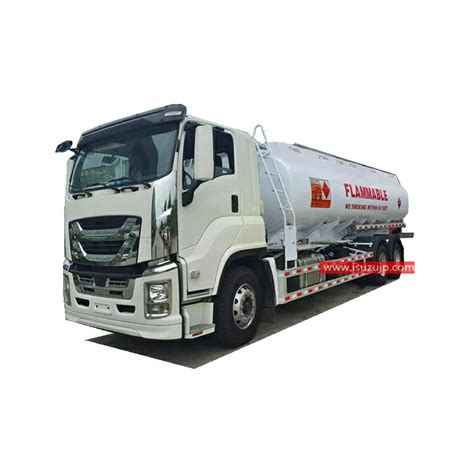 10 wheeler Isuzu Giga flammable tanker truck