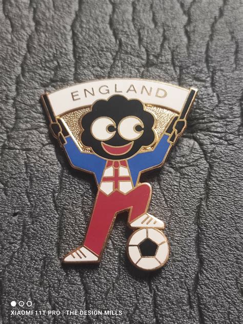 Large England Badge – GollyBadges.com