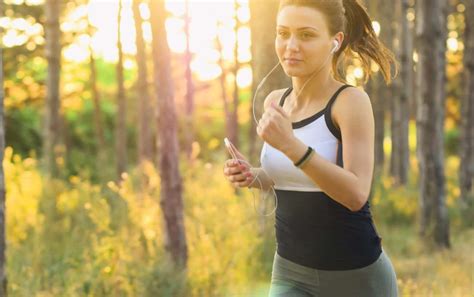 Sprinting Vs Running: Key Differences + Benefits