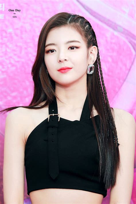 𝐎𝐧𝐞 𝐃𝐚𝐲 On Twitter Itzy Girl Kpop Girls