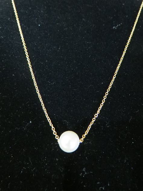 Necklace of Single Pearl on Gold Chain