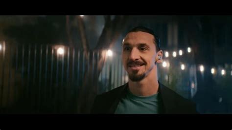 Spot Very Mobile Pubblicit Brano Testimonial Totti Ibrahimovic