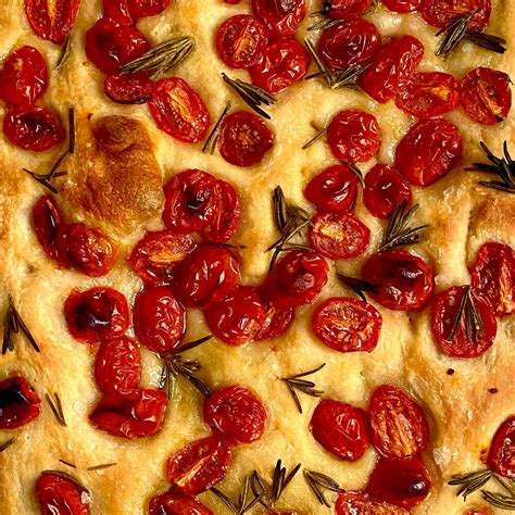 Focaccia Con Tomates Cherry Y Romero Elina Saiach The Feedfeed