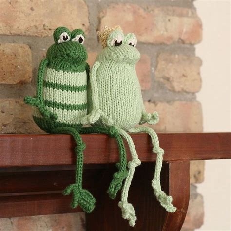 Игрушки Animal knitting patterns Knitting patterns Frog crafts