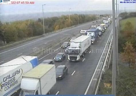 M62 Crash As Jackknifed Lorry At Ainley Top Causes Miles Of Queues