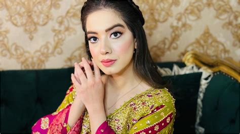 Arisha Razi Khan Twirls Elegantly In Dreamy Festive Attire Video Lens