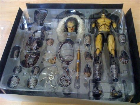 Scale Hot Toys Predator Wolf Predator