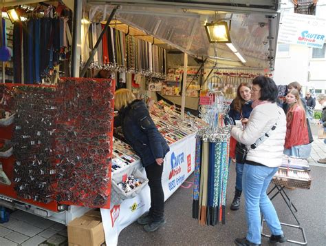 Der Traditionelle Ostermarkt In Essingen Lockt Viele Besucher