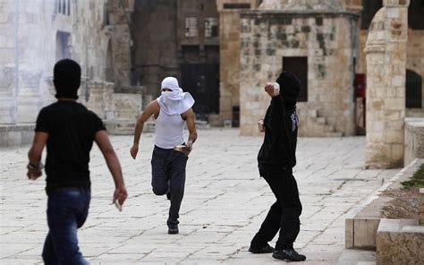 Condemn Muslim riots on Temple Mount, Western Wall rabbi says | The Times of Israel