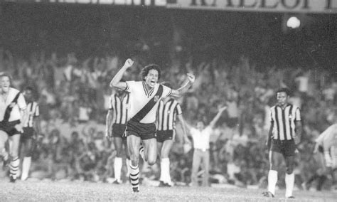 Morre Roberto Dinamite maior ídolo do Vasco aos 68 anos