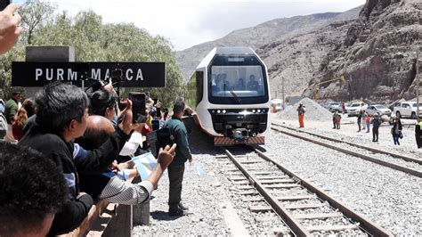 Inauguraron un tren turístico solar con un viaje por tres pueblos de la