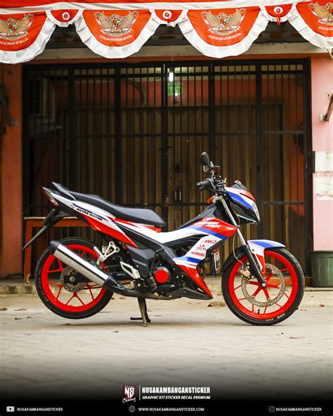 Sticker Motor Sonic Putih Grafis Merah Biru Full Body Nusakambangan