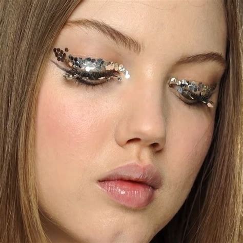 9 Brit Approved Ways To Wear Glitter Makeup Via Brit Co Silver Eye