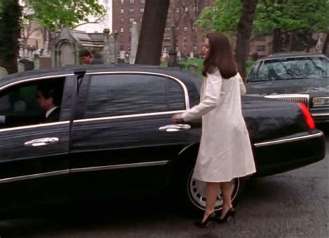Imcdb Org Lincoln Town Car Executive Series In Sex And The City