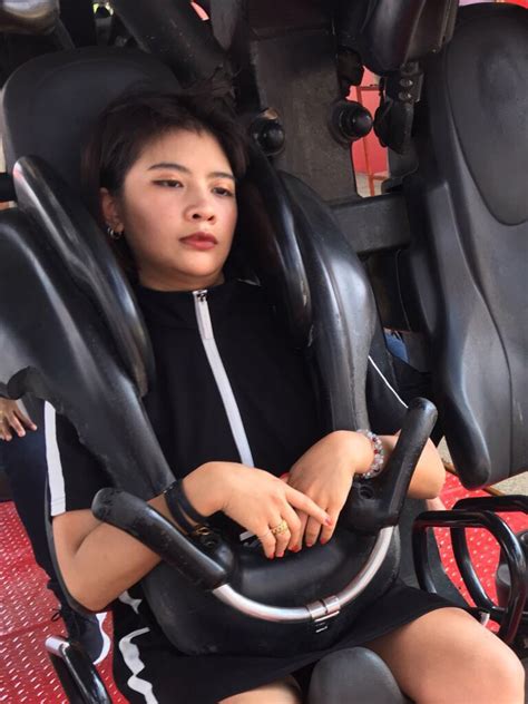 Cô nàng chứng minh con gái đúng là chúa lật mặt Giây trước còn xinh như hot girl giây sau đã