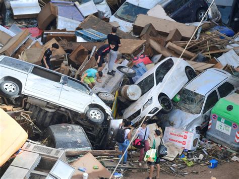 Spain Races To Save Victims As Floods Kill 95 Plataforma Media