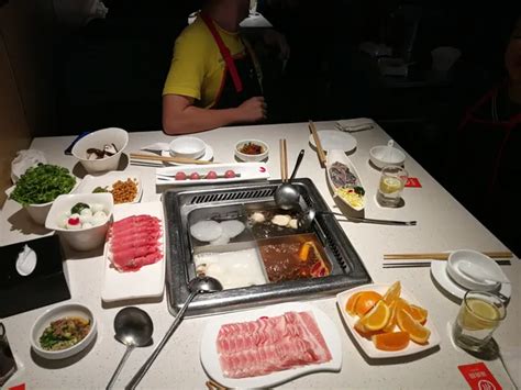 Haidilao Hot Pot Reviews Open Hours Photo Spots Things To Do