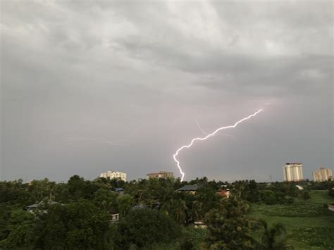 Rain And Lightning In Kochi Kerala R Raining