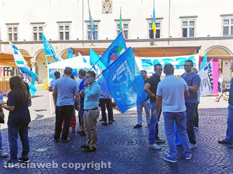 La Protesta Della Polizia Penitenziaria Tusciaweb Eu