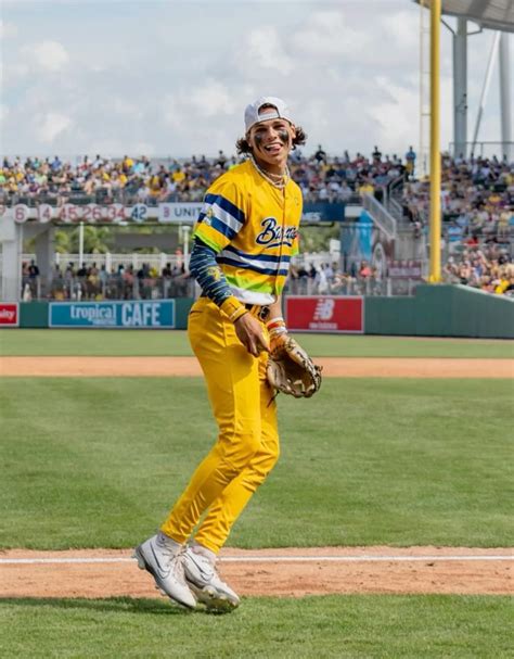 Pin By Paisley Herren On Kj In Hot Baseball Guys Cute Celebrity Guys Cute Celebrities