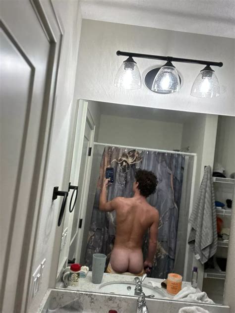 Top For Butt Selfies Nudes GuysFromBehind NUDE PICS ORG