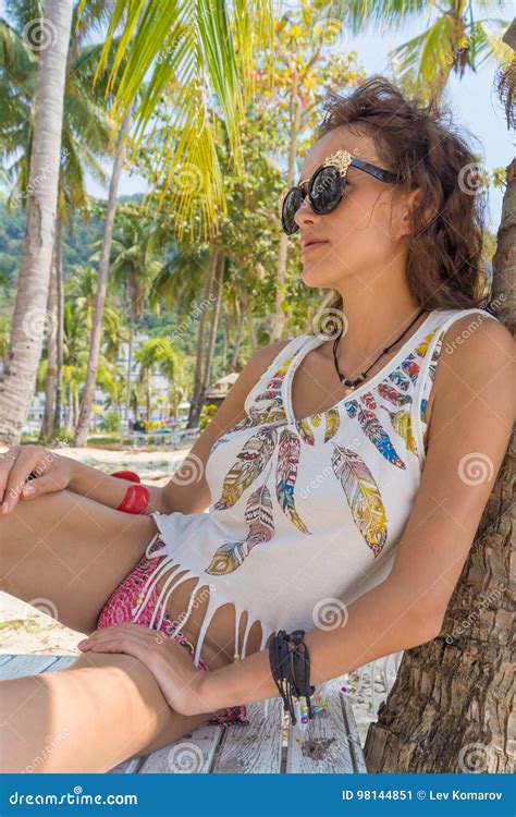 Belle Mince Fille Dans Le Bikini Image Stock Image Du Personne