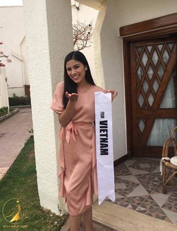 Nguyễn Thị Thành gầy gò diện bikini vẫn lọt Top sau khi đổi thành From Vietnam