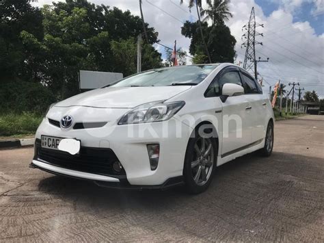 Toyota Hybrid Prius Car For Rent in Maharagama | ikman