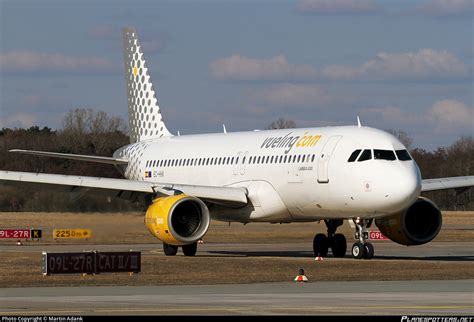 EC HHA Vueling Airbus A320 214 Photo By Martin Adank ID 378158