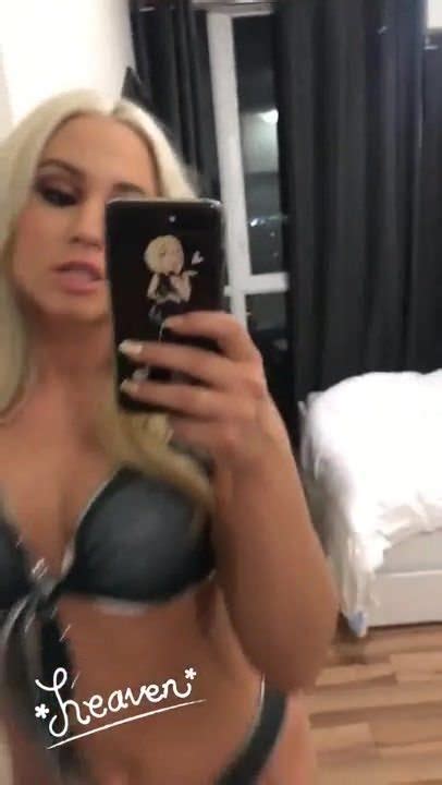 Jessy Erinn Se Exhibe Con Su Camara En Su Departamento Spanish Porn Xhamster