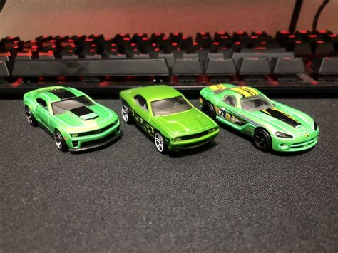 Yahoo オークション Hot Wheelsミニカー シボレーカマロss ダッジ チ