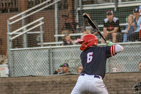 Big Sticks Beat The Hot Tots For The Second Straight Game In A