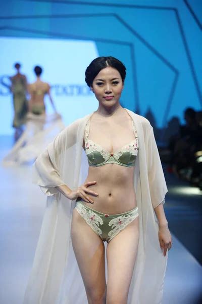 Model Displays New Creation Gujin Lingerie Fashion Show Shanghai 2013 Stock Editorial Photo
