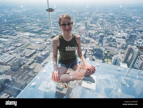 Willis Tower Skydeck Box Chicago Stock Photo - Alamy