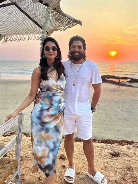 Allu Arjun Poses With His Wife Sneha Reddy In Goa Sneha Reddy Poses